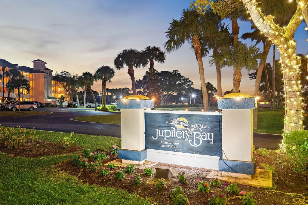 353 S Us-1 Jupiter FL 33477
