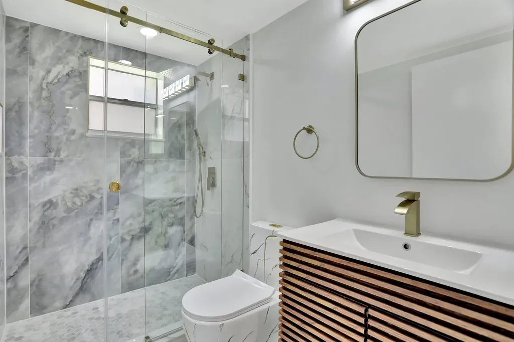 450 Normandy J Delray Beach FL 33484