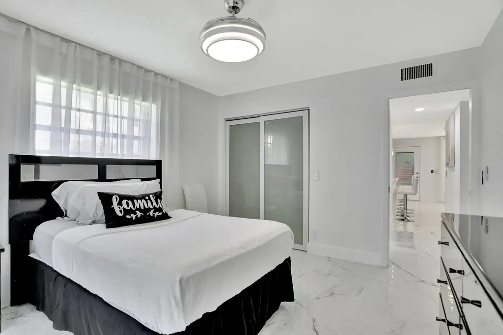 450 Normandy J Delray Beach FL 33484