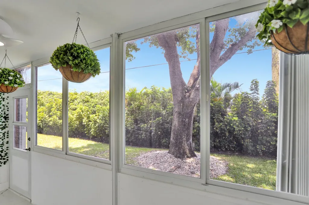 450 Normandy J Delray Beach FL 33484