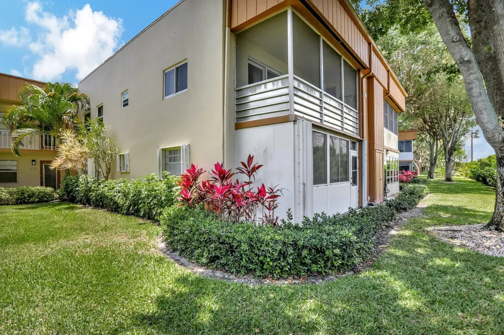 450 Normandy J Delray Beach FL 33484