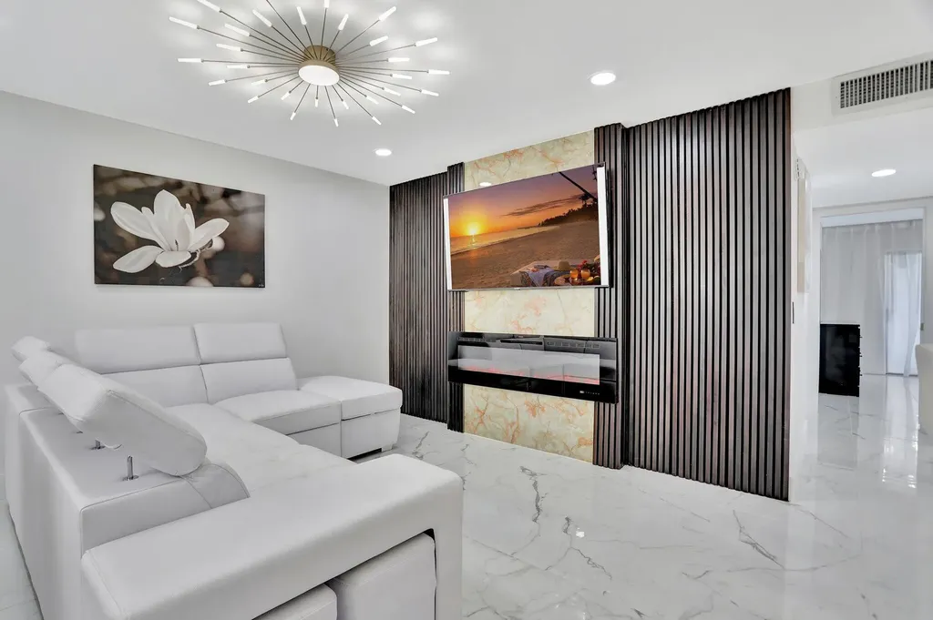 450 Normandy J Delray Beach FL 33484