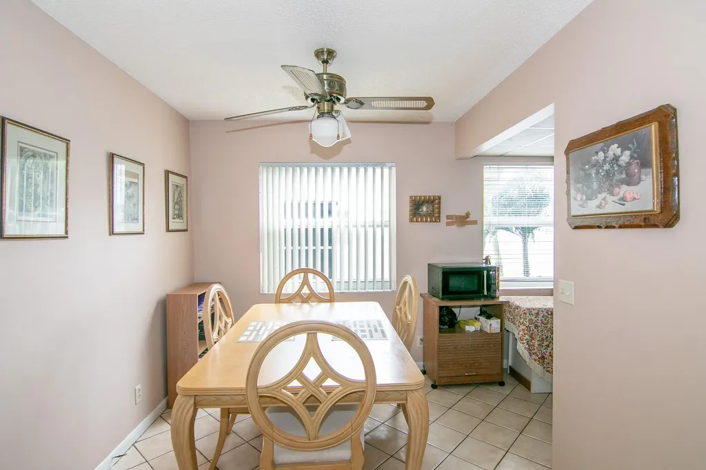 39 Burgundy A Delray Beach FL 33484