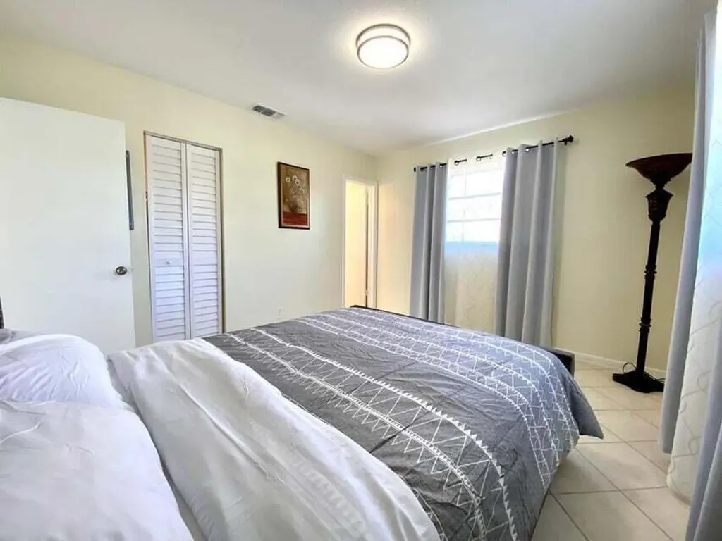 523 SE 20th Court Boynton Beach FL 33435