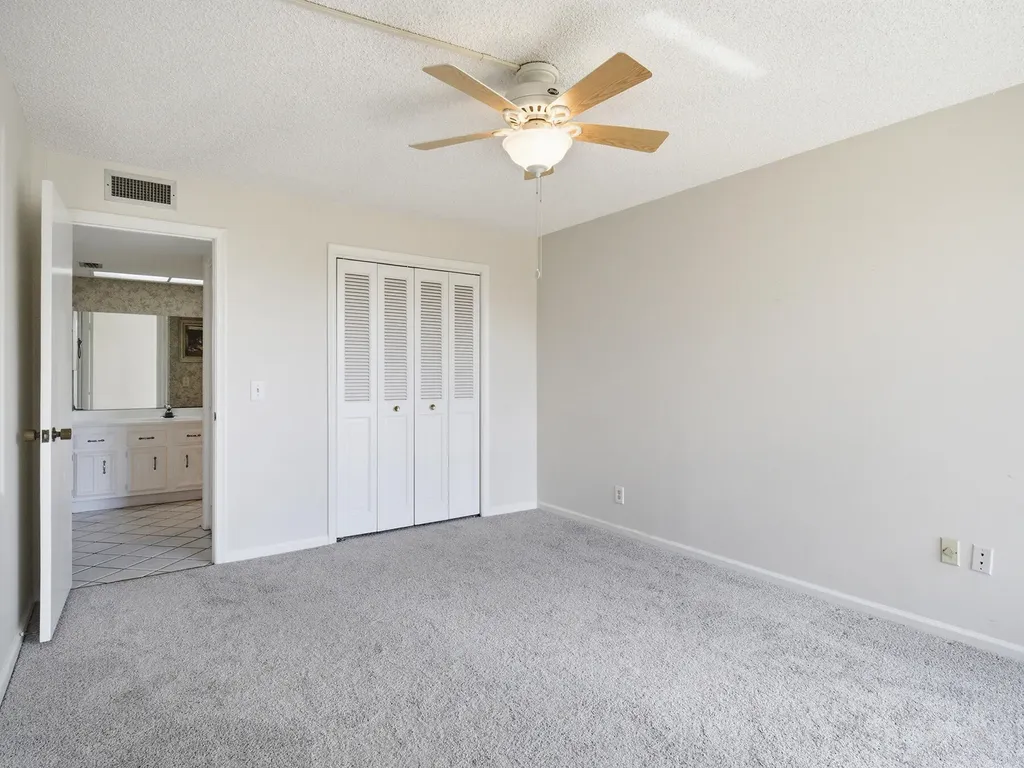 5390 Woodland Lakes Drive Palm Beach Gardens FL 33418