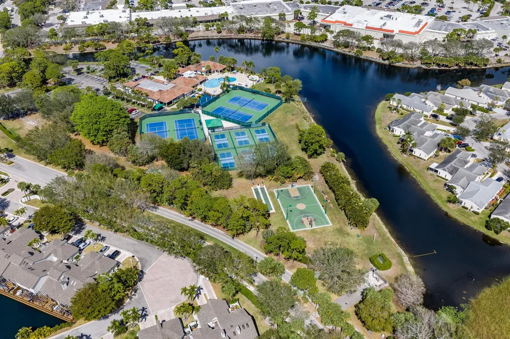 200 Trails End West Palm Beach FL 33413