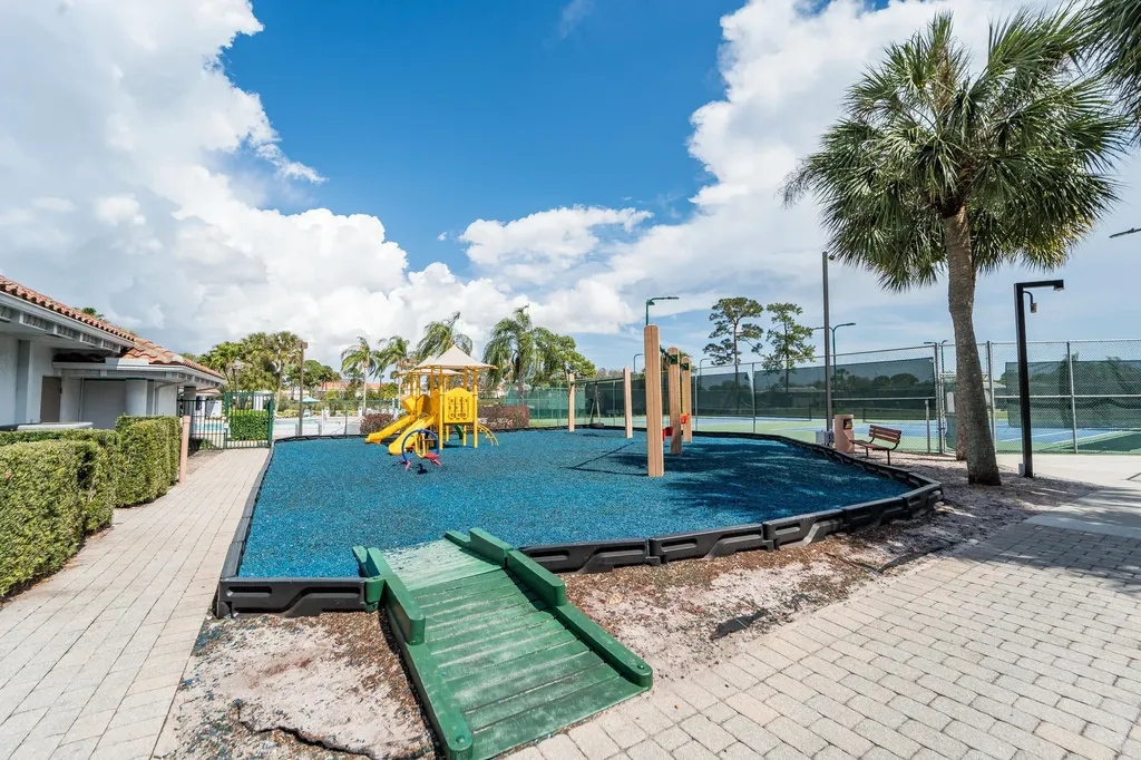 200 Trails End West Palm Beach FL 33413