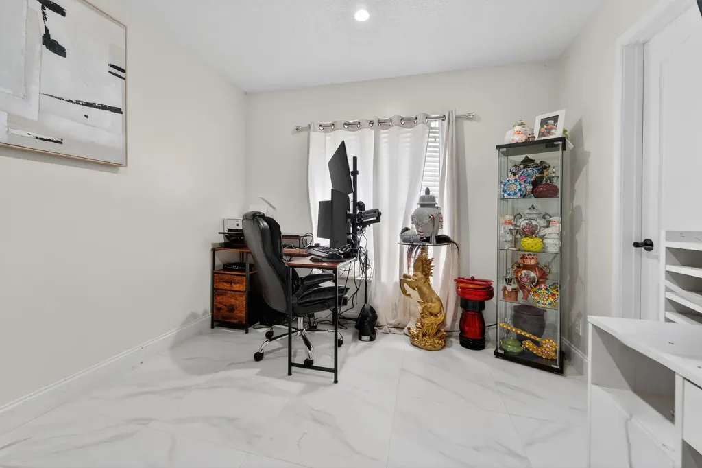200 Trails End West Palm Beach FL 33413