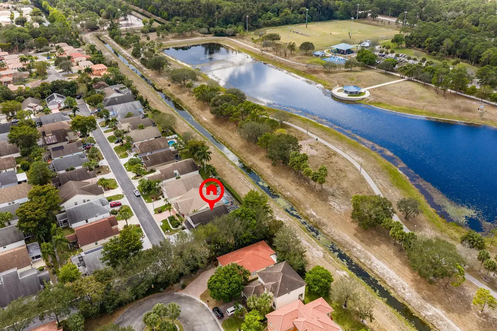 200 Trails End West Palm Beach FL 33413