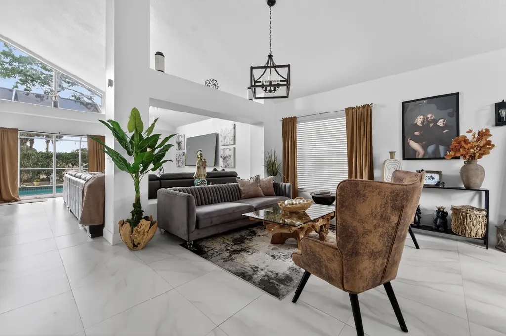 200 Trails End West Palm Beach FL 33413