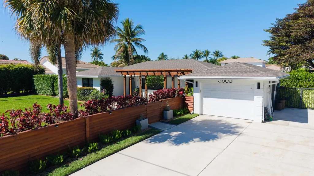 3605 S Lake Drive Boynton Beach FL 33435
