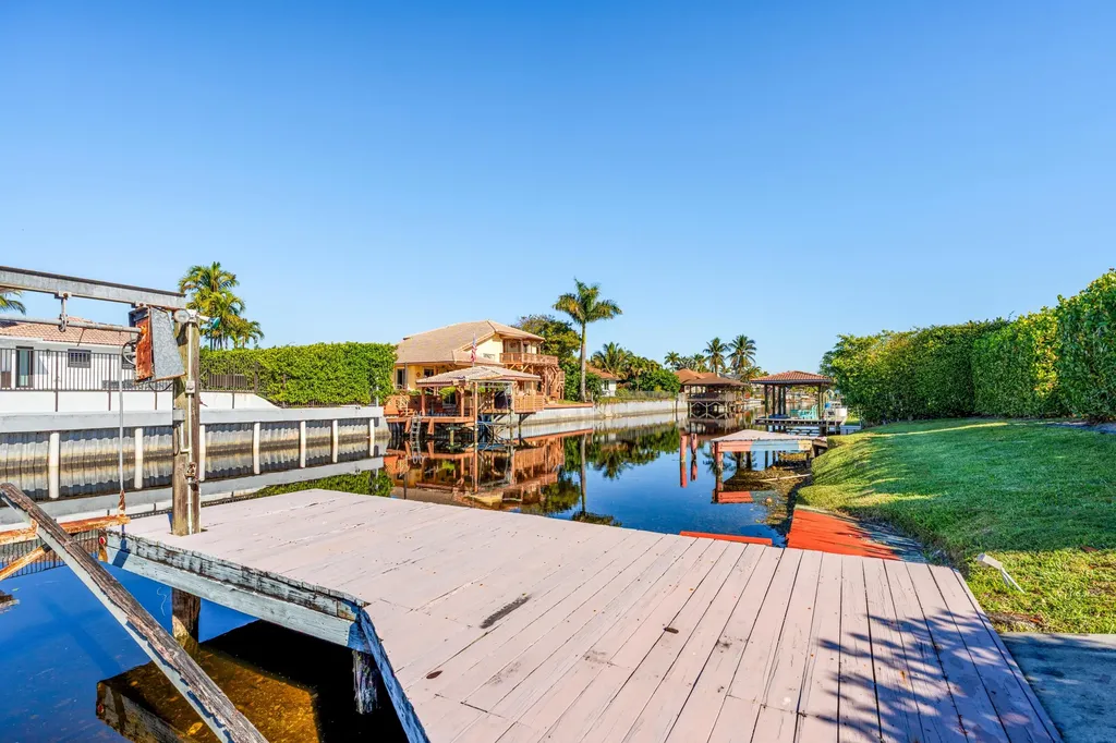 3605 S Lake Drive Boynton Beach FL 33435