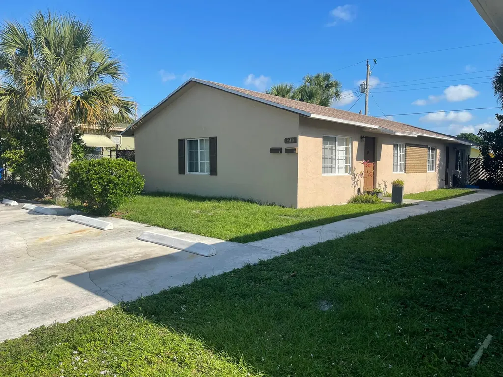 940 W 36th Street Riviera Beach FL 33404