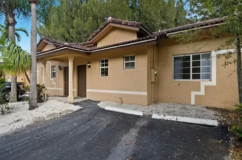 6207 Garden Court Davie FL 33314