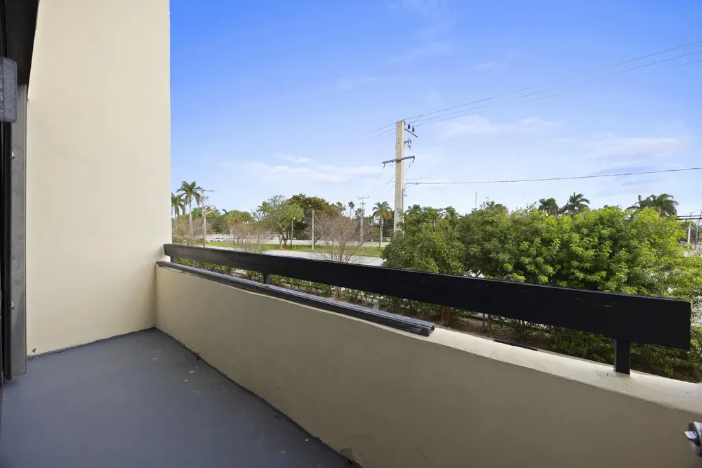 1401 S Federal Highway Boca Raton FL 33432