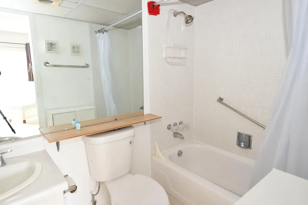 715 Saxony O Delray Beach FL 33446