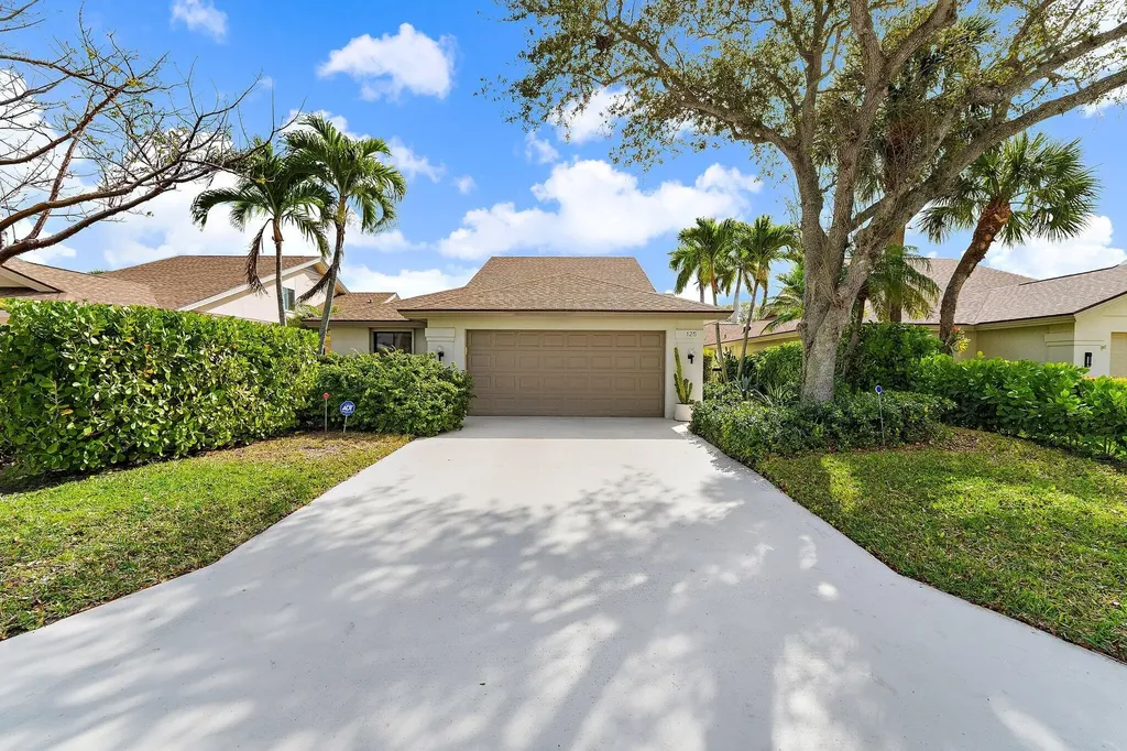 125 Harbourside Circle Jupiter FL 33477