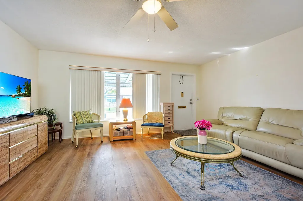 1005 Siesta Avenue Boynton Beach FL 33426