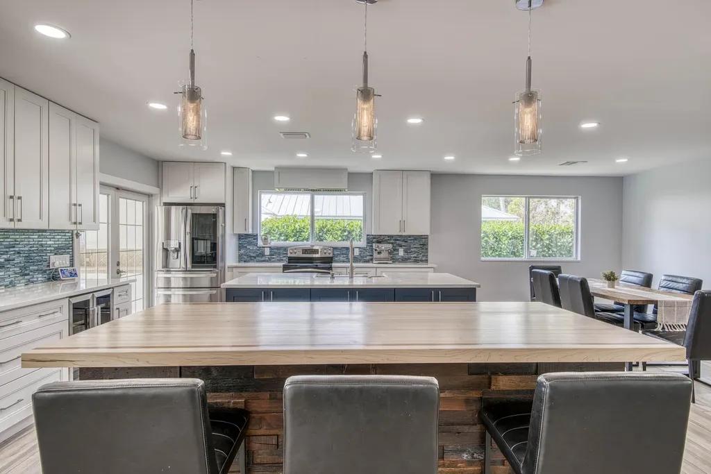 6062 Woodlake Road Jupiter FL 33458