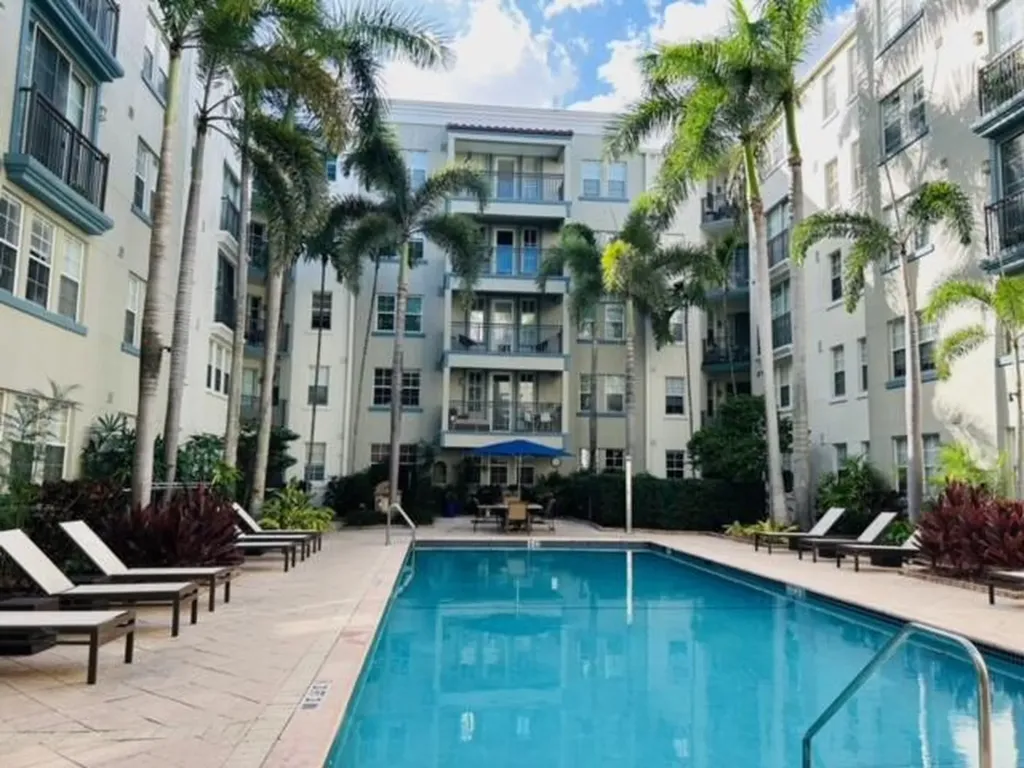 533 NE 3rd Avenue Fort Lauderdale FL 33301