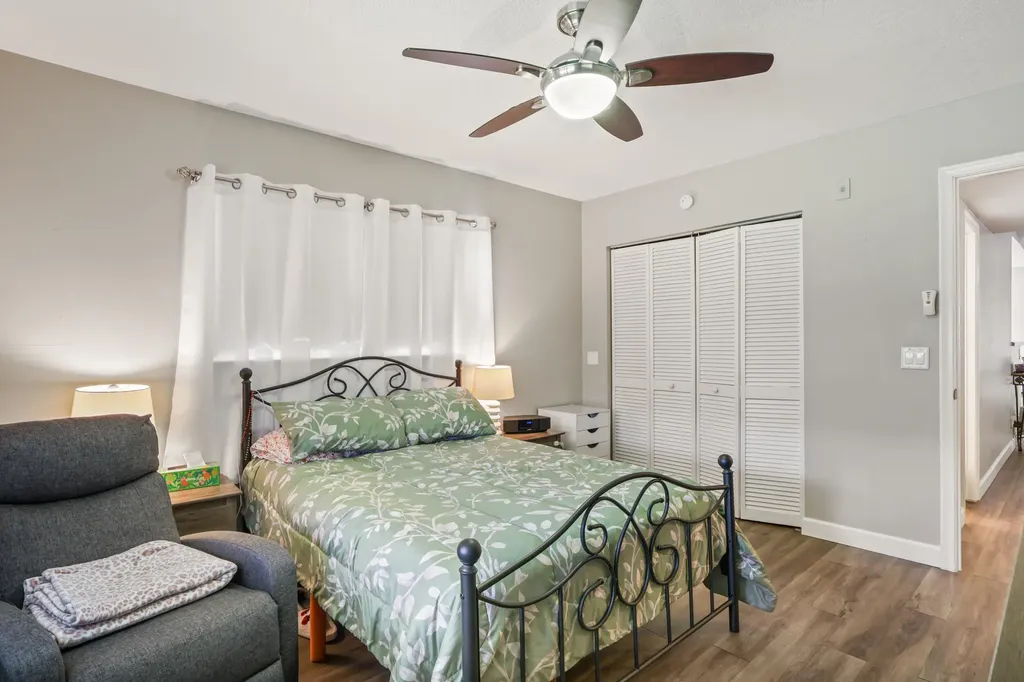 297 Farnham M Deerfield Beach FL 33442