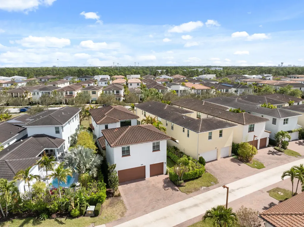 2093 Dickens Terrace Palm Beach Gardens FL 33418