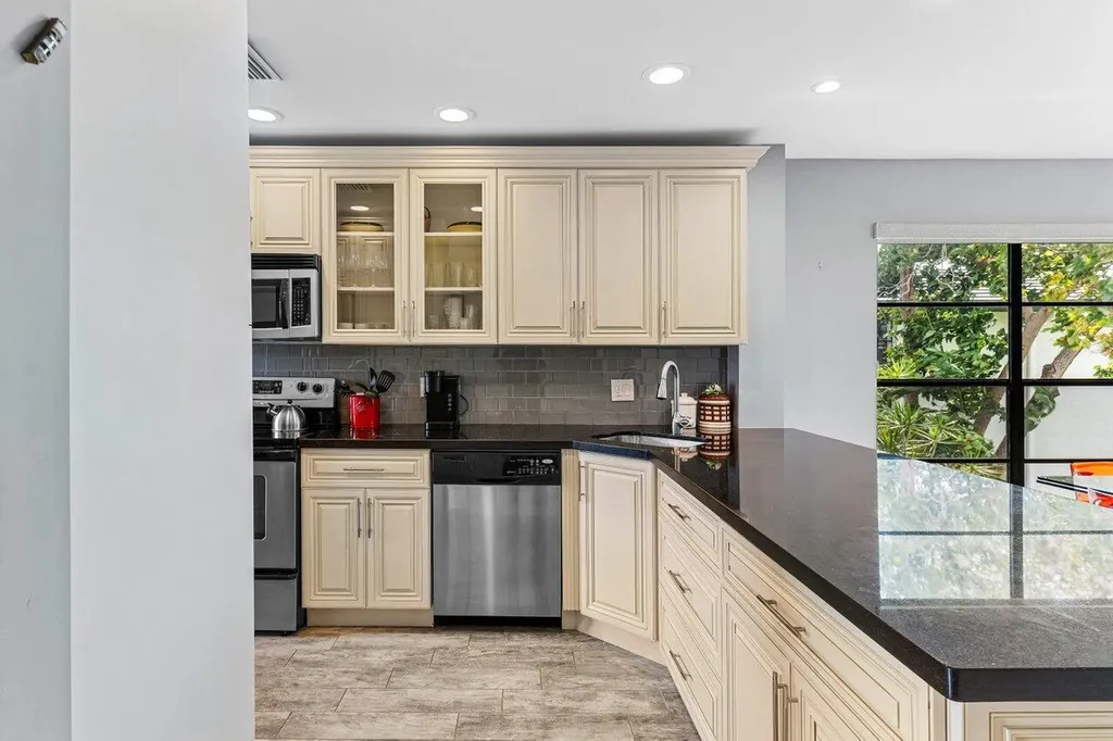20 Southport Lane Boynton Beach FL 33436