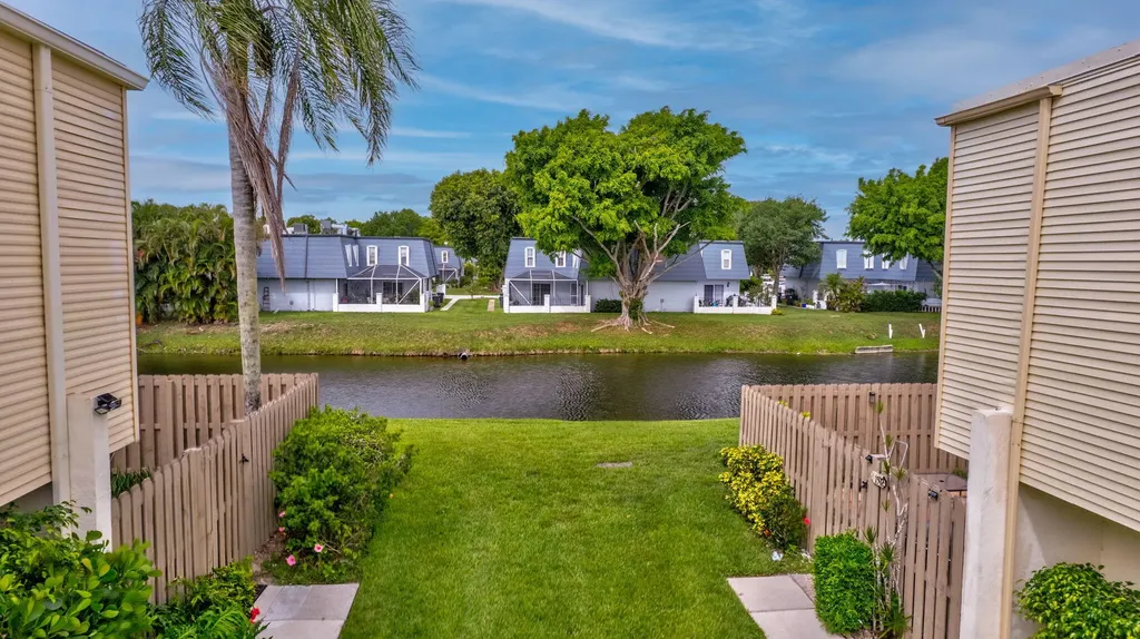 1586 Shaker Circle Wellington FL 33414