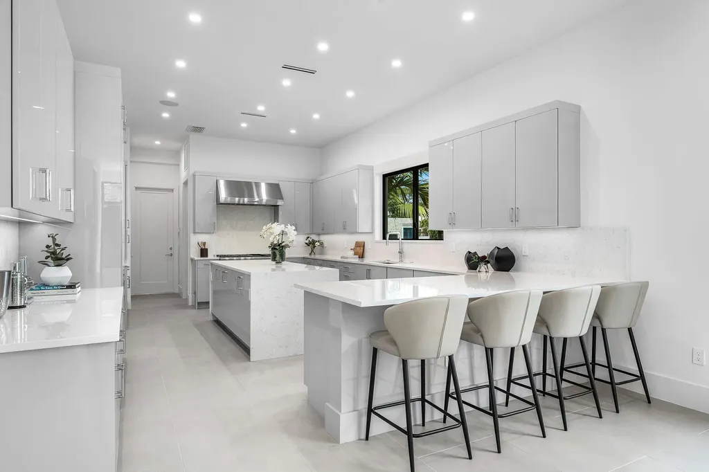 16670 Mosaic Place Delray Beach FL 33446