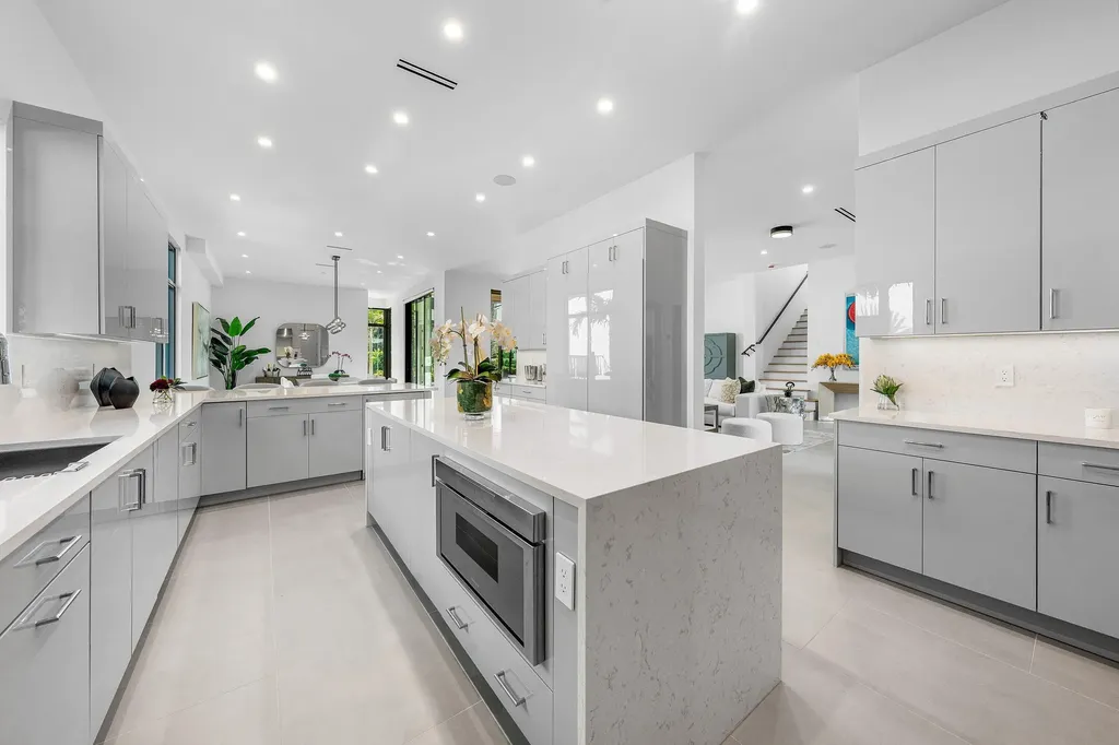 16670 Mosaic Place Delray Beach FL 33446