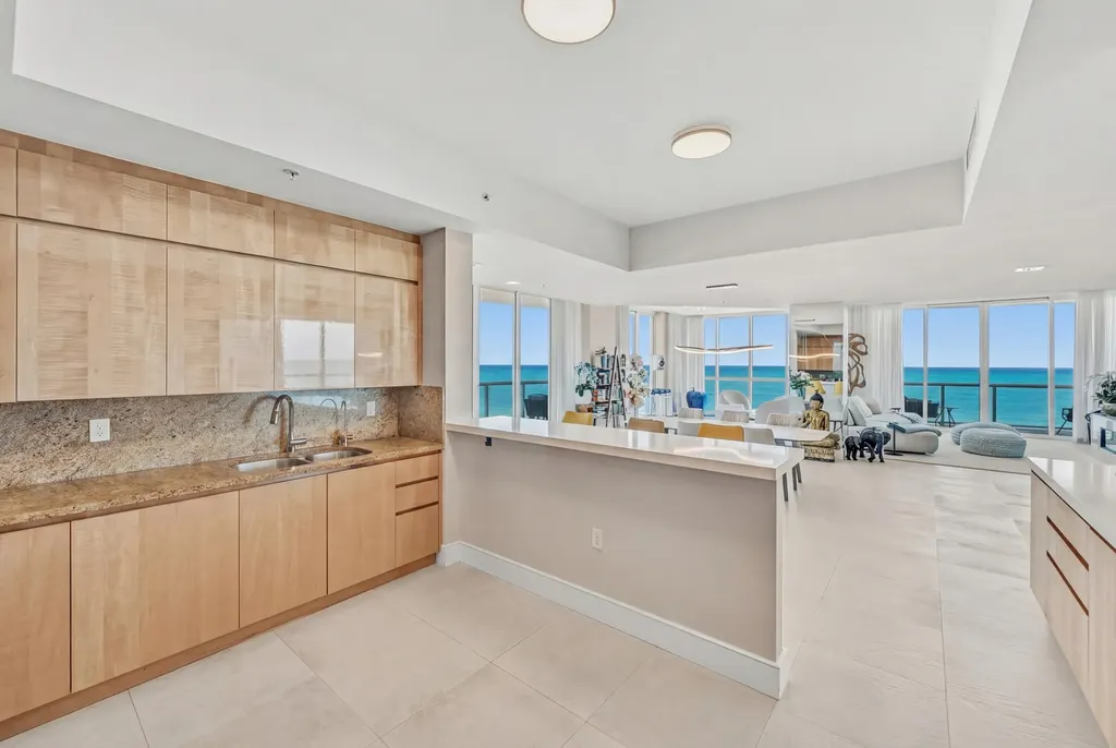 50 S Pointe Drive Miami Beach FL 33139