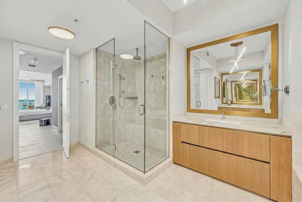 50 S Pointe Drive Miami Beach FL 33139