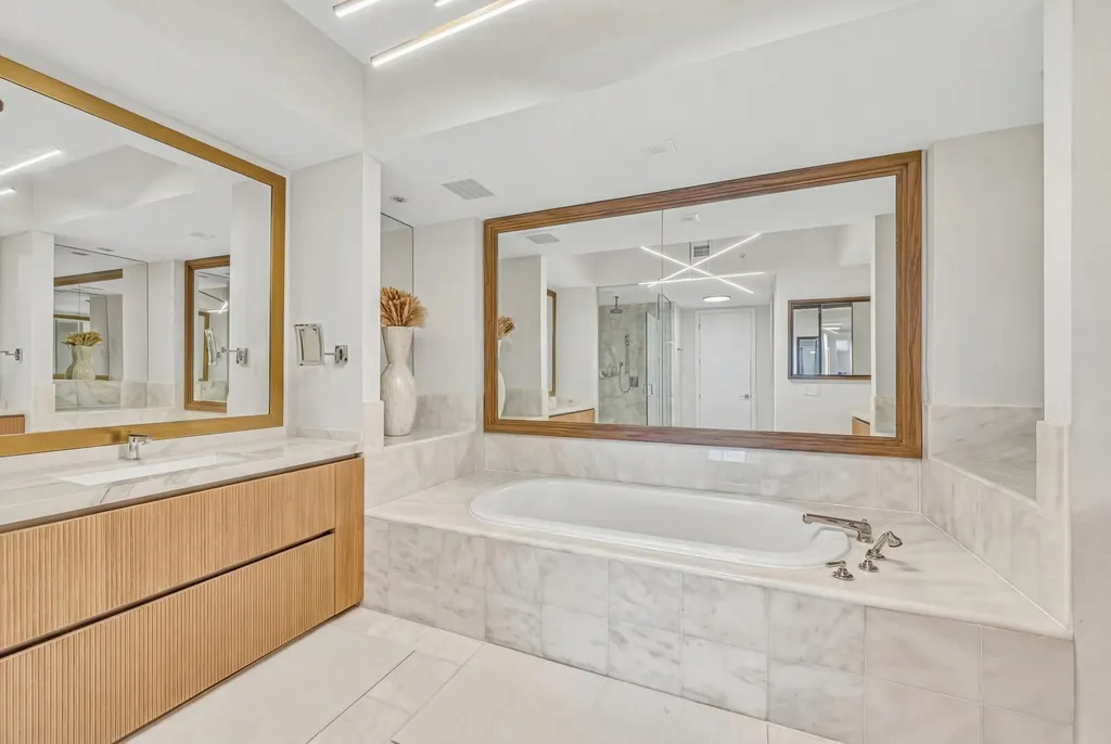 50 S Pointe Drive Miami Beach FL 33139