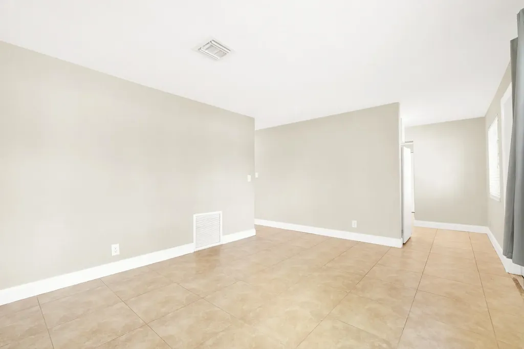 64 NE 7th Court Deerfield Beach FL 33441
