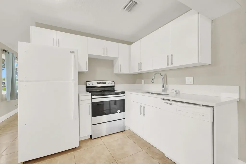 64 NE 7th Court Deerfield Beach FL 33441