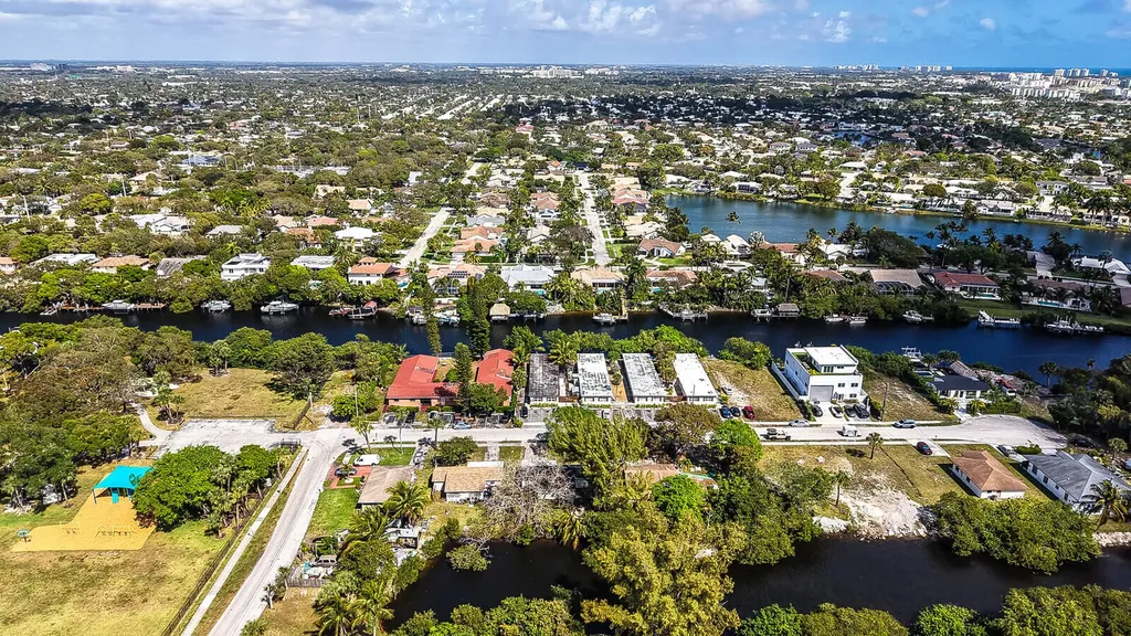64 NE 7th Court Deerfield Beach FL 33441