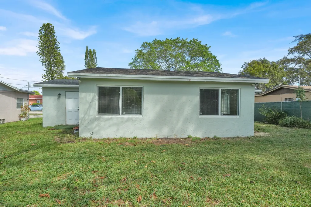 64 NE 7th Court Deerfield Beach FL 33441