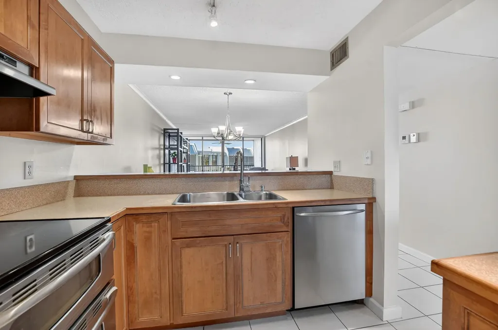 20 Royal Palm Way Boca Raton FL 33432