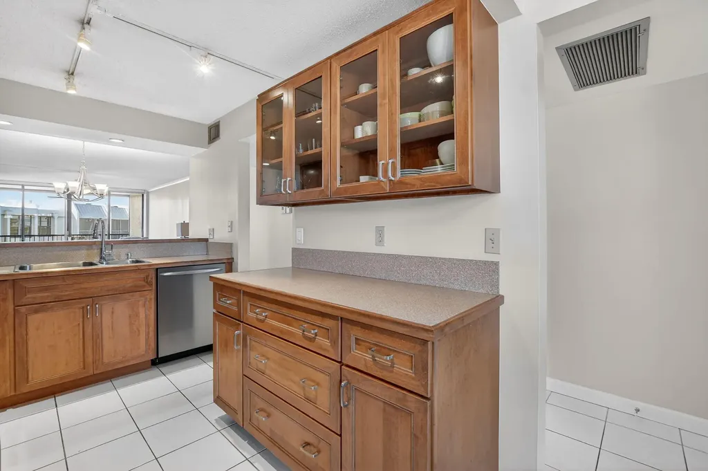 20 Royal Palm Way Boca Raton FL 33432