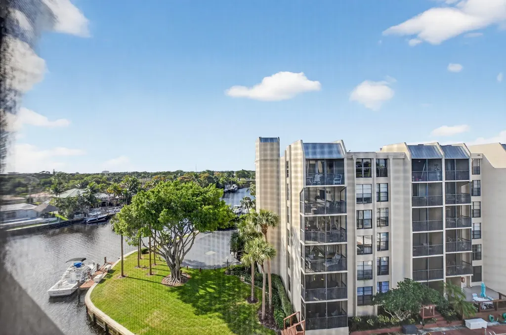 20 Royal Palm Way Boca Raton FL 33432
