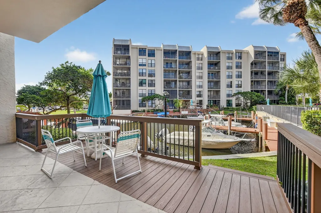 20 Royal Palm Way Boca Raton FL 33432