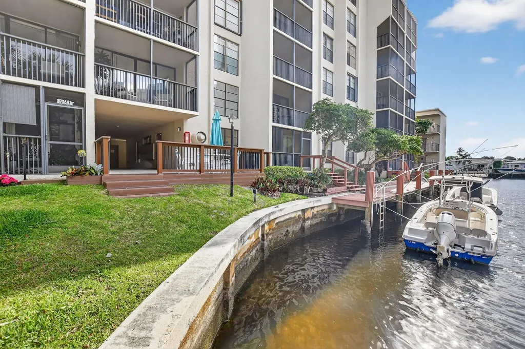 20 Royal Palm Way Boca Raton FL 33432