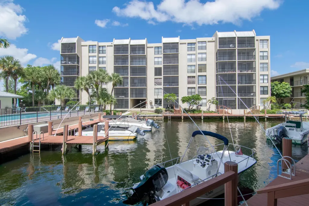 20 Royal Palm Way Boca Raton FL 33432