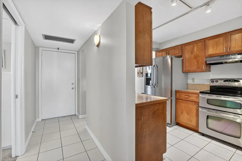 20 Royal Palm Way Boca Raton FL 33432