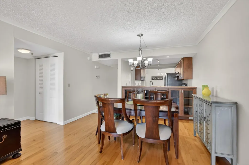 20 Royal Palm Way Boca Raton FL 33432