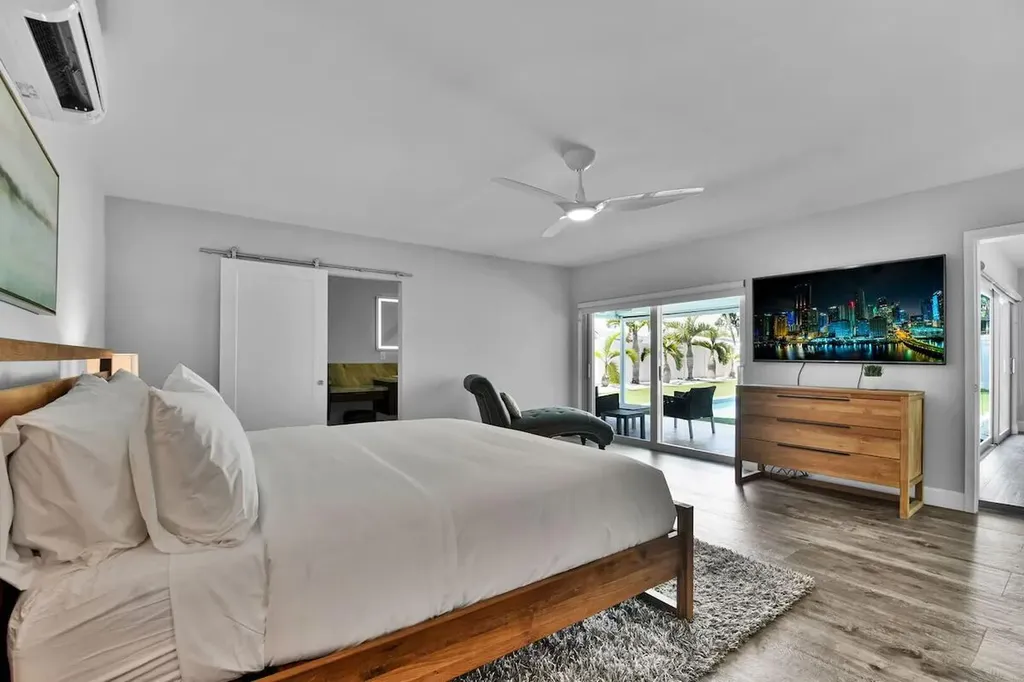 1920 NE 52nd Street Fort Lauderdale FL 33308