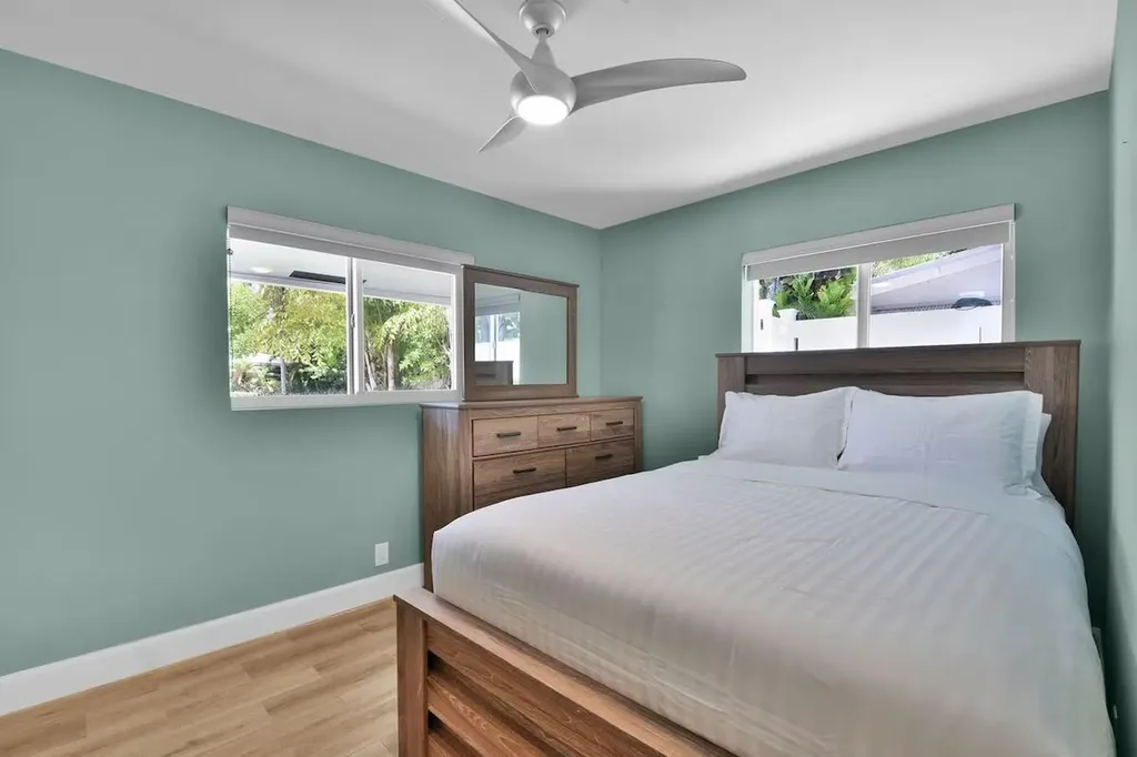 1920 NE 52nd Street Fort Lauderdale FL 33308