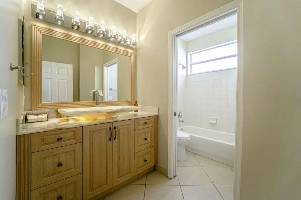6770 Aliso Avenue West Palm Beach FL 33413