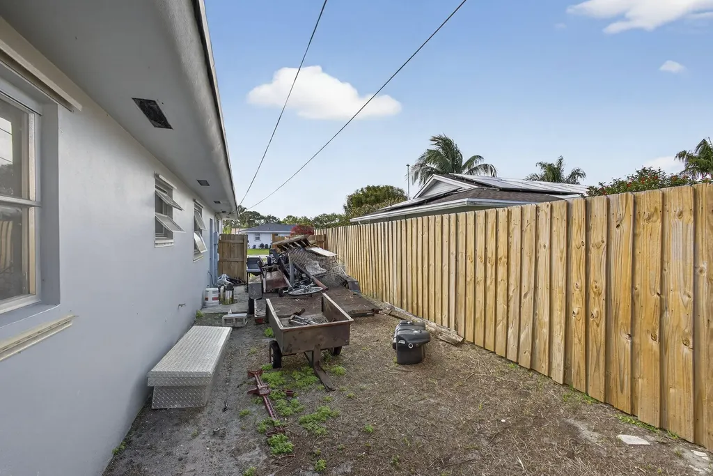 9774 Jonquil Circle S Palm Beach Gardens FL 33410