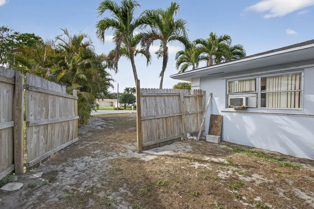 9774 Jonquil Circle S Palm Beach Gardens FL 33410